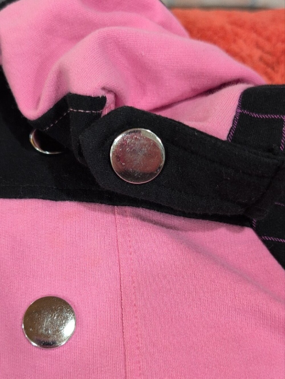 Disney Kingdom Hearts Pink & Black Sleeveless Hooded Sweatshirt - Picture 7 of 9